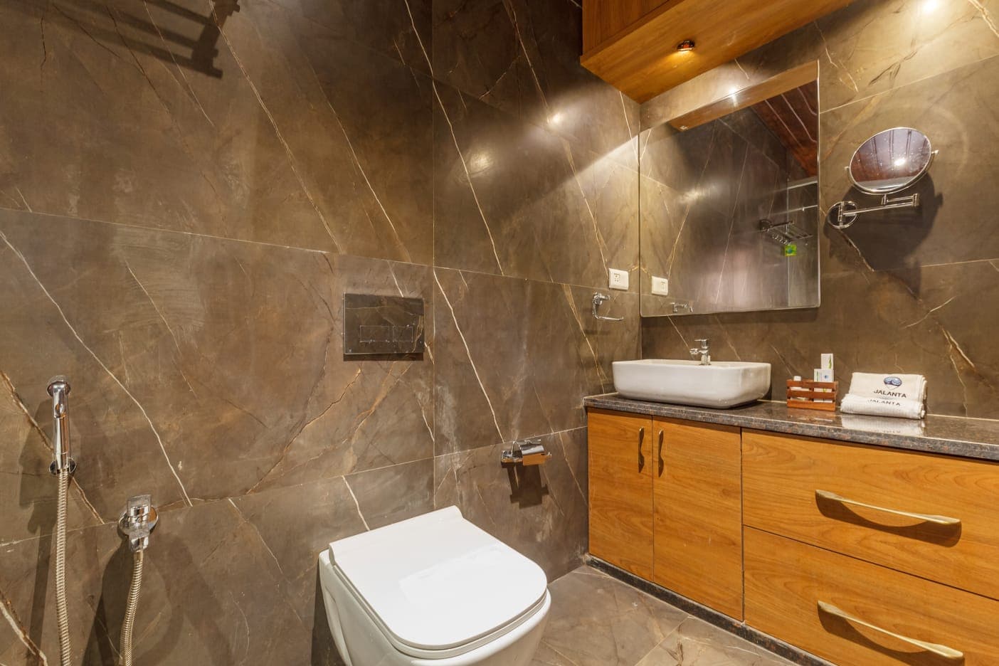J.J. 14BHK